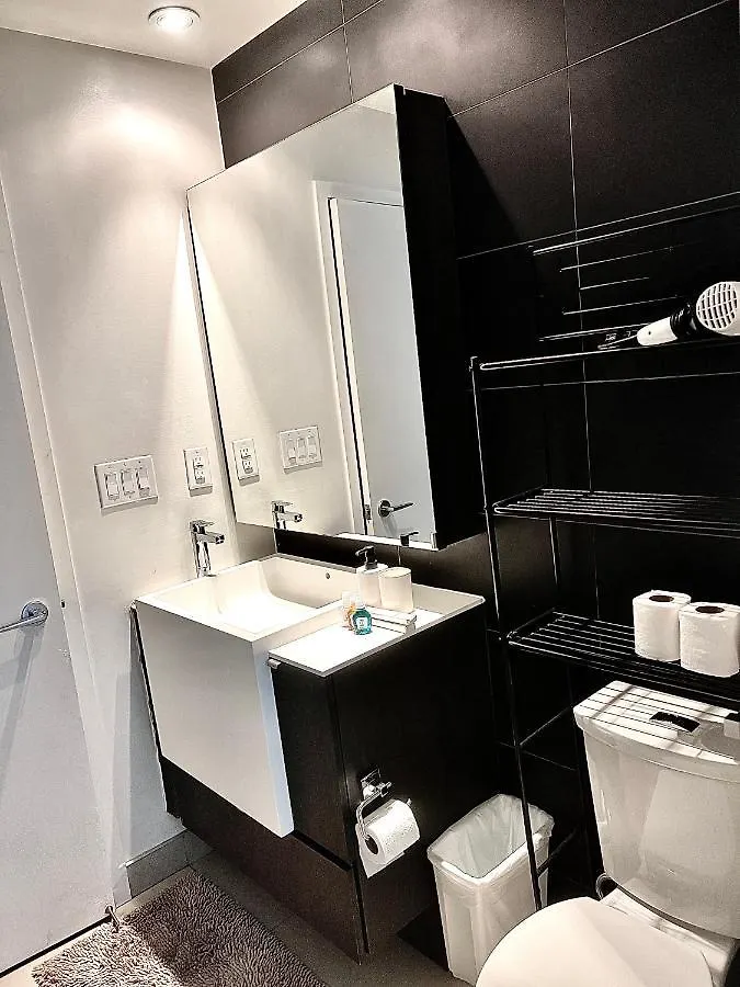 Morden Condo In The Center Of Downtown Τορόντο 0*,  Καναδάς