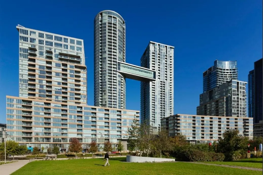 Morden Condo In The Center Of Downtown Τορόντο 0*,